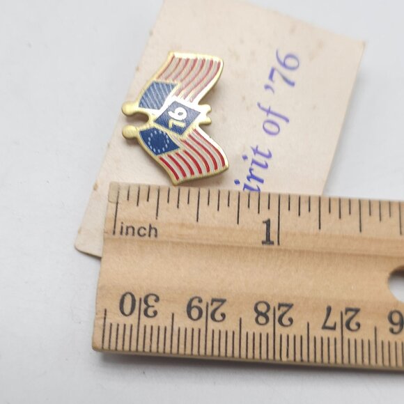 Spirit Of '76 American Flag Lapel Pin Bicentennial - Picture 4 of 4